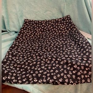 Casual Corner Annex - Floral Print Black & White Lined Pencil Skirt
